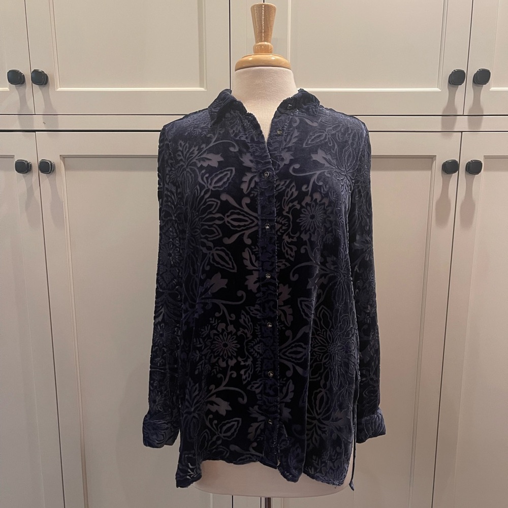 Jade by Johnny Was Blue Long Sleeve Boxy Button Down Blouse - Picture 2 of 6